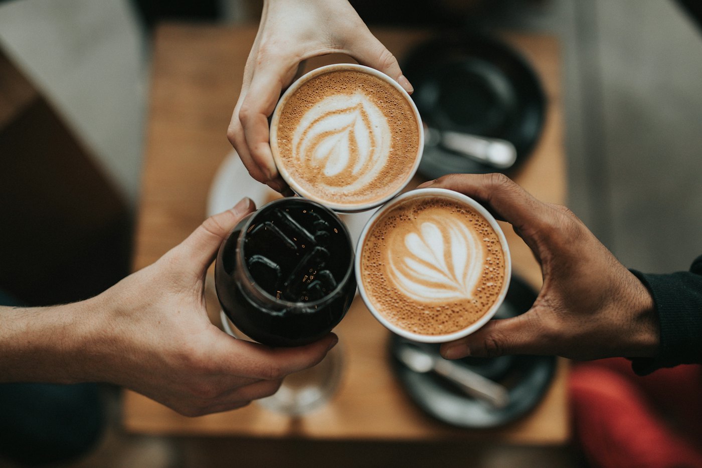 Café sobre a mesa